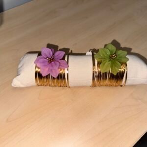 BRAZALETE DE ACERO Y PETALOS