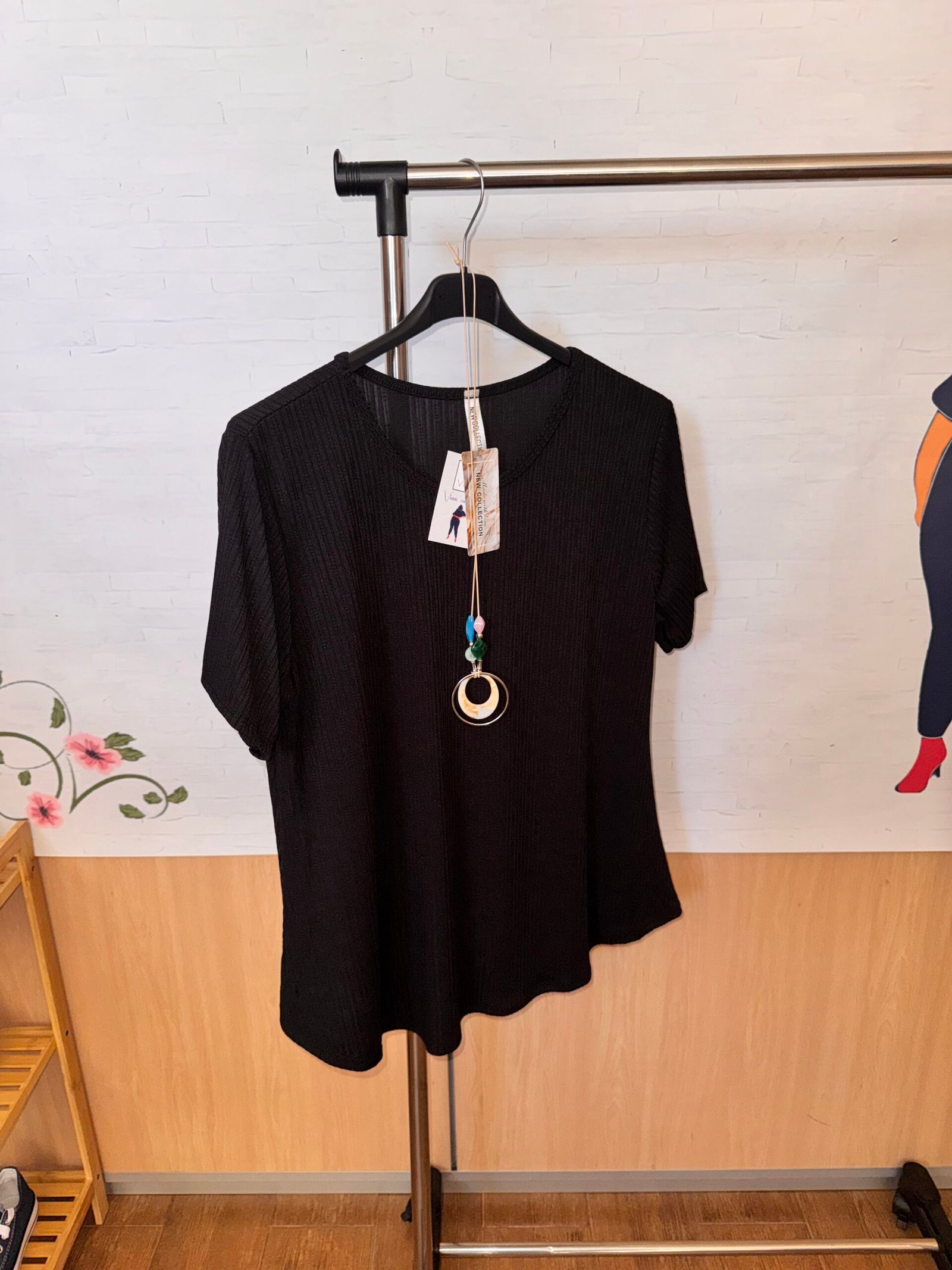 CAMISETA COMODIDAD NEGRA - Imagen 3