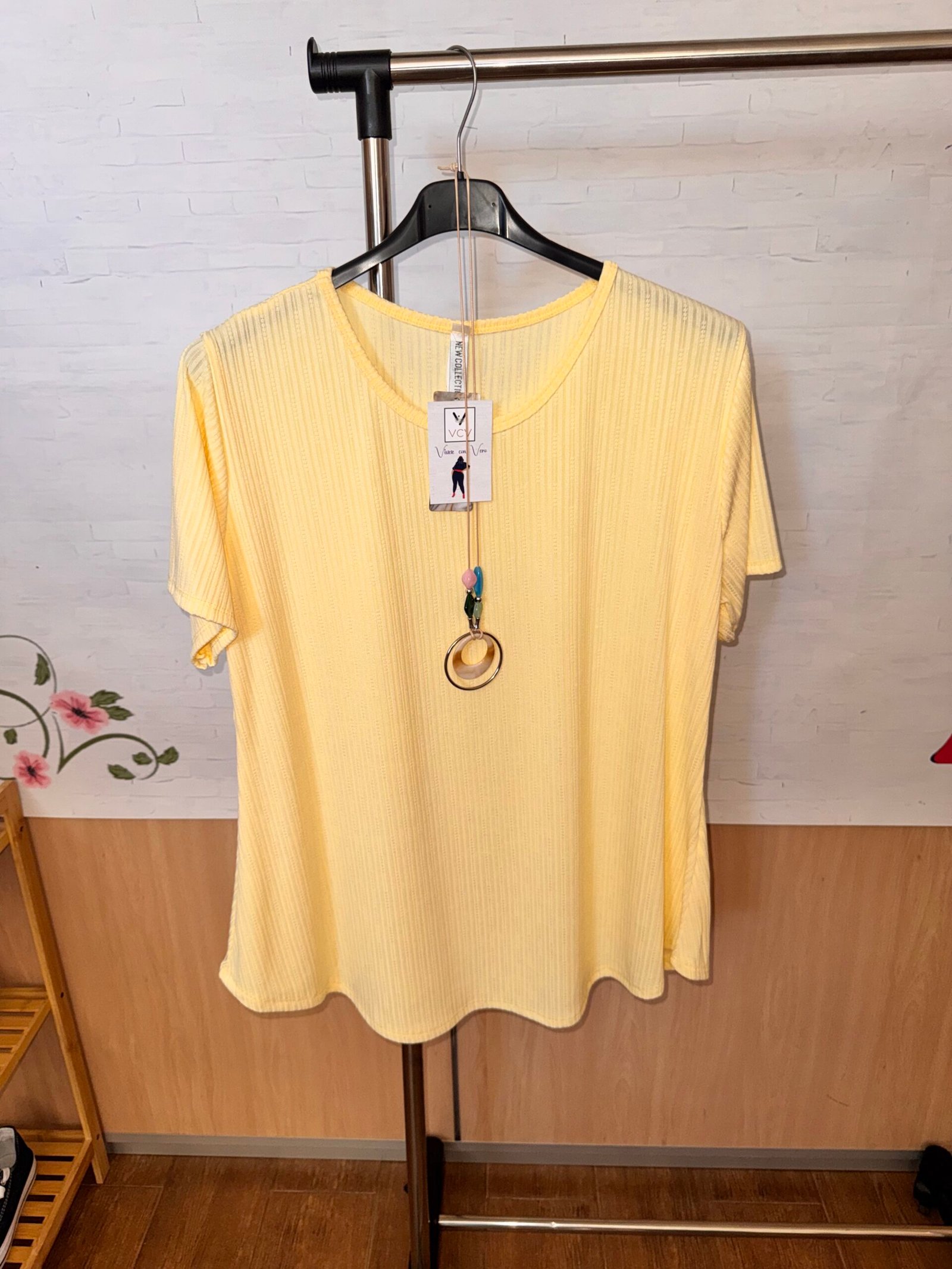 CAMISETA COMODIDAD AMARILLA - Imagen 3