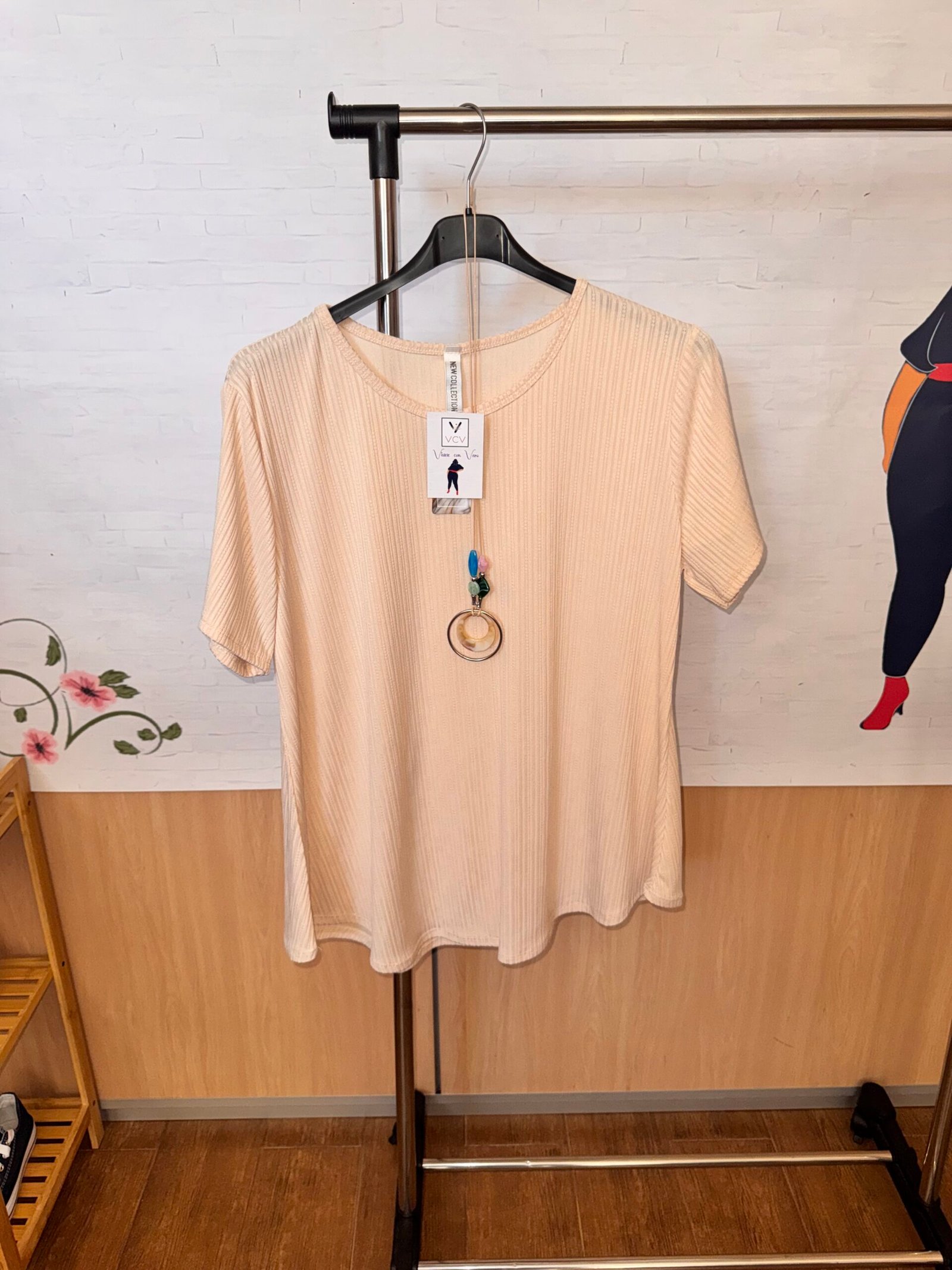 CAMISETA COMODIDAD BEIGE - Imagen 3